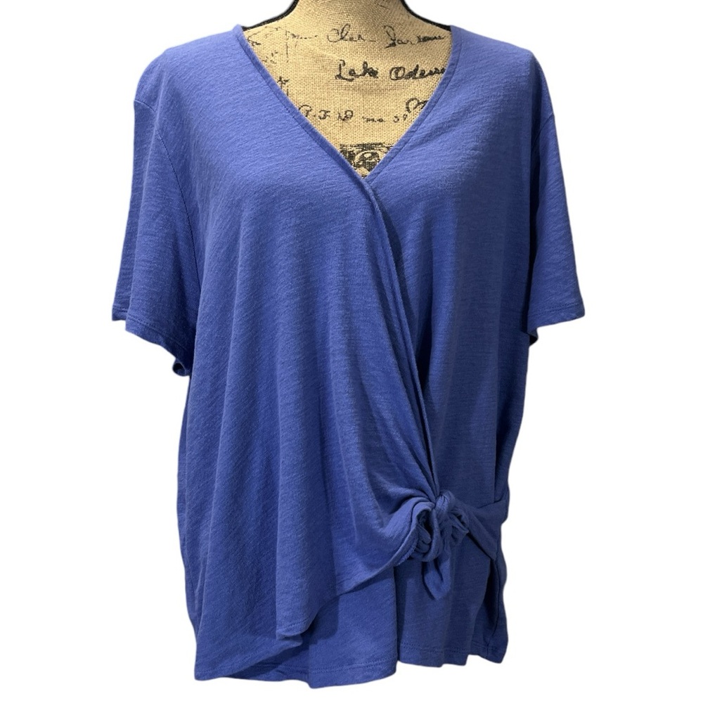 Old Navy EC periwinkle blue blouse with cross over at the front. Size XXL